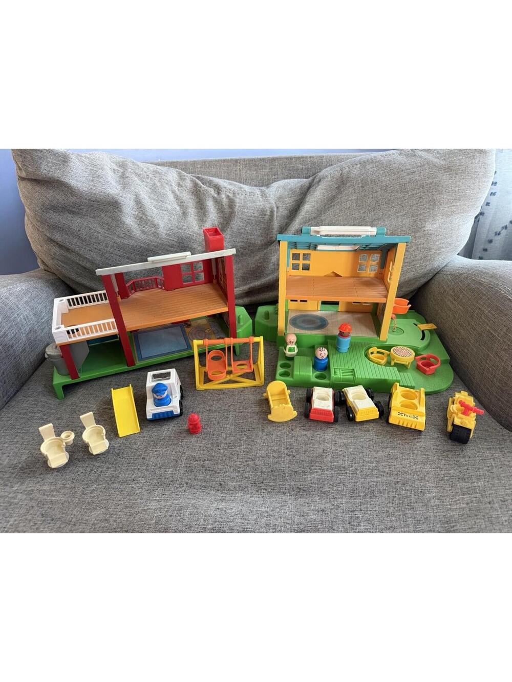1988 Vintage Little People Neighborhood #2551 + Accessories